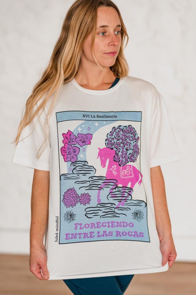 Remera Oversize No Gender "La Resilencia"